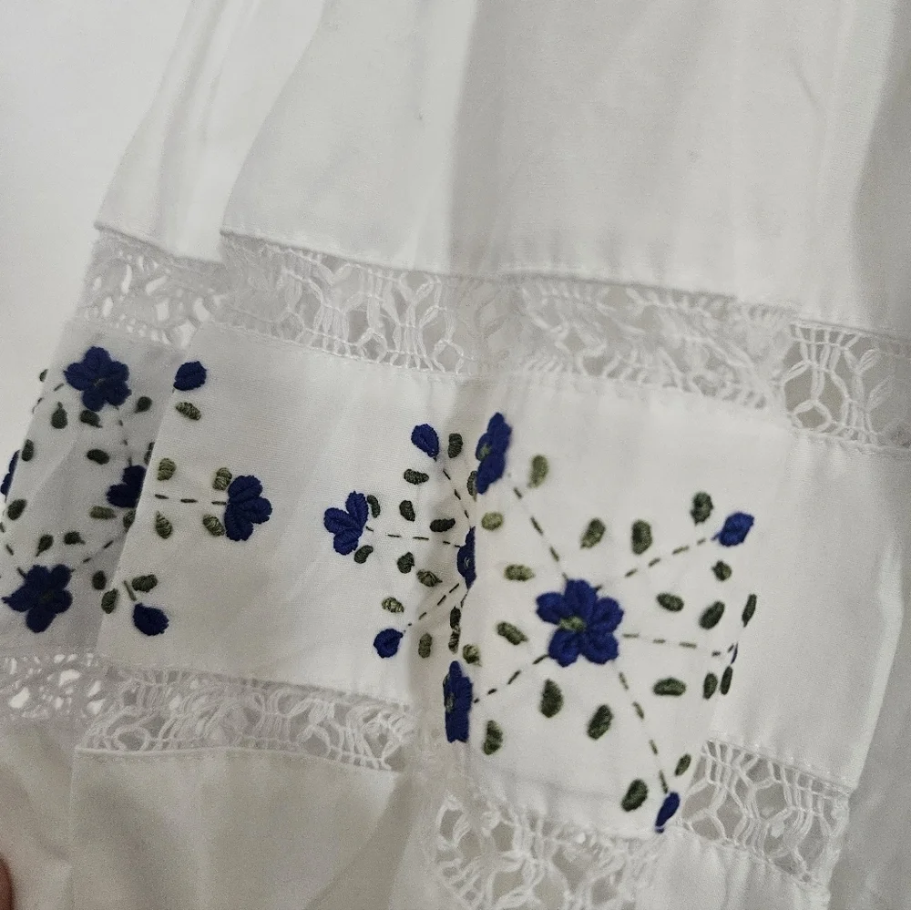 Mi Golondrina Hand-embroidered Blouse